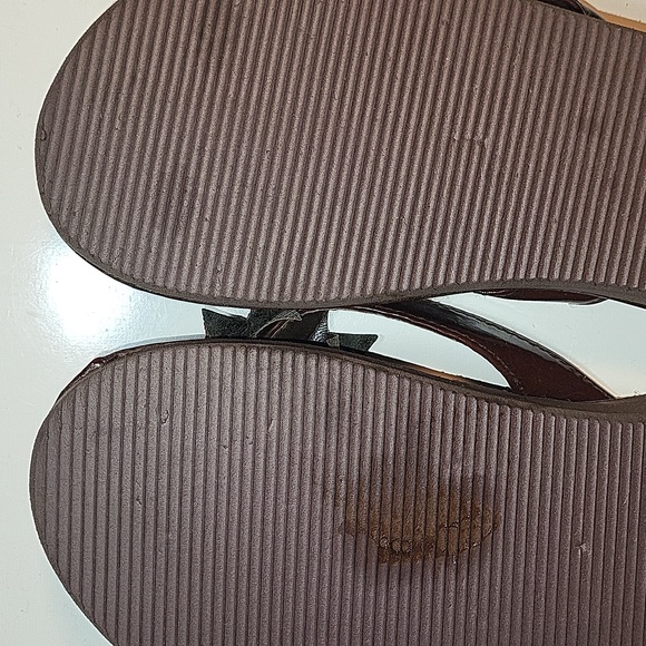 Women's Brown Thing Sandals (9) - Picture 6 of 9